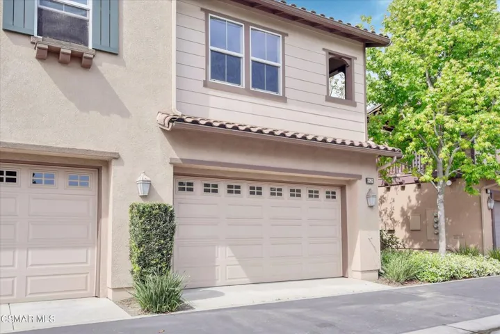 57-3262 London Lane-57