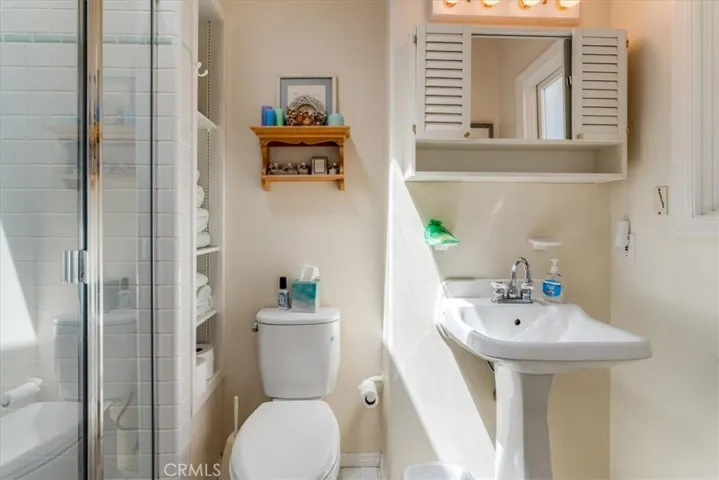 Guest Cottage Bathroom