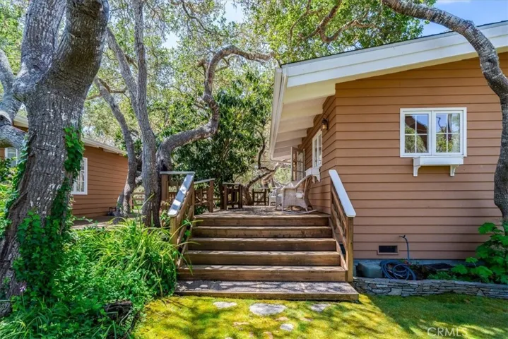 Steps to Guest Cottage from front yard