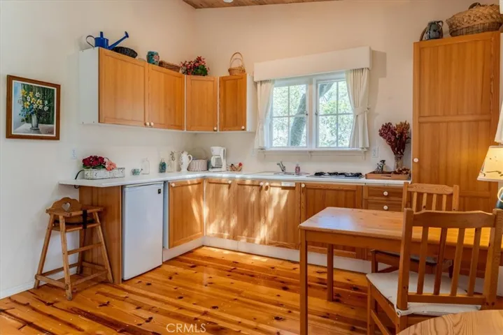 Guest Cottage Kitchenette
