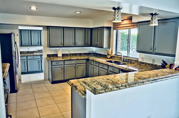Kitchen Bar