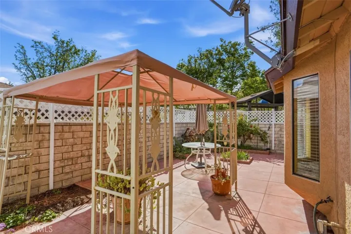 22933 Banyan, Saugus, California 91390