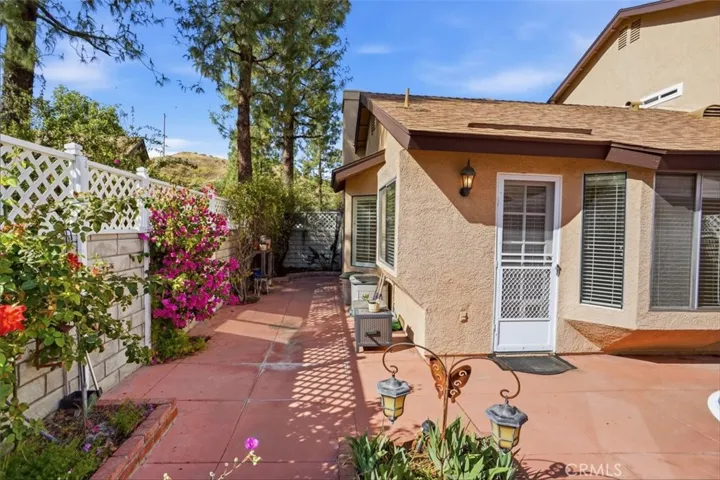 22933 Banyan, Saugus, California 91390