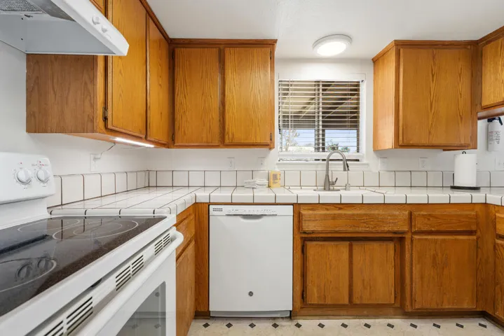 13_12058667_187684_187684-EI-113