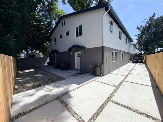 213 E Raymond, Compton, California 90220