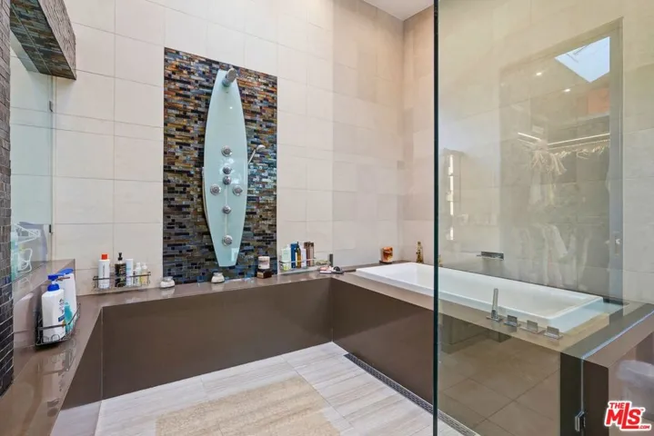 624 23rd Street, Santa Monica, California 90402