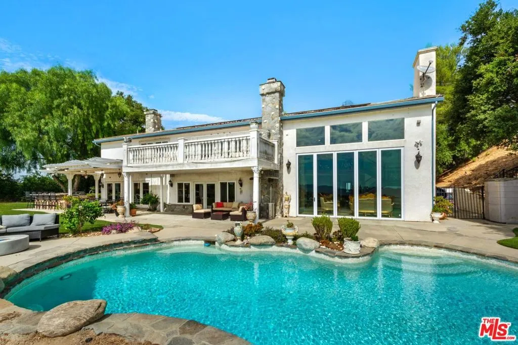 Welcome Home to Paradise