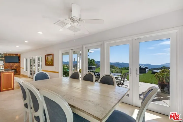 open flow family room into liv