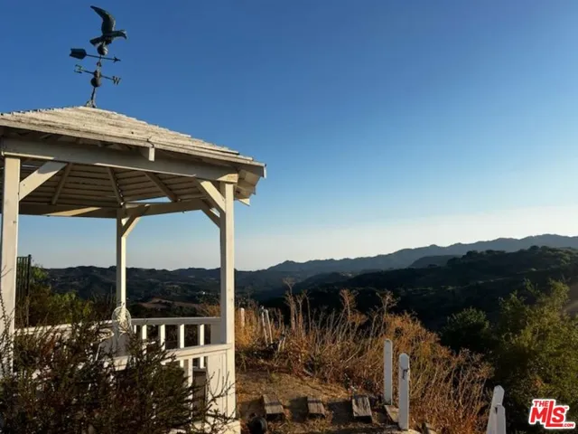 Gazebo with 360 panoramic view