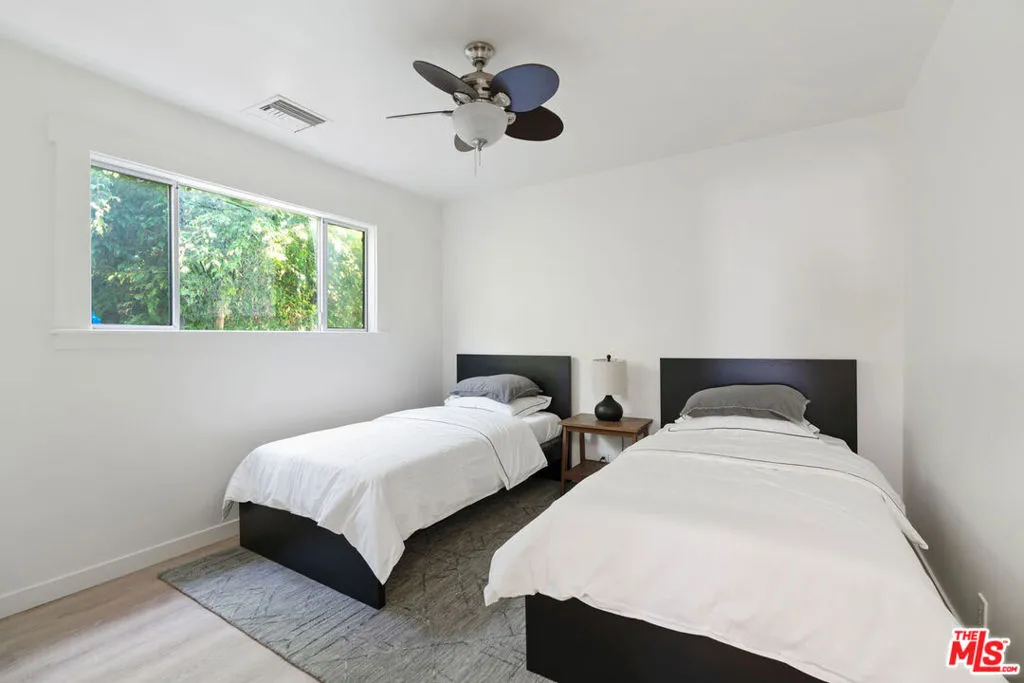 32 N Venice Boulevard, Venice, California 90291 — photo 5