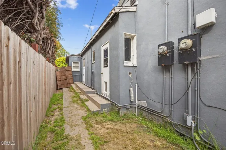 35-web-or-mls-UpmarketMedia-108Bar-103