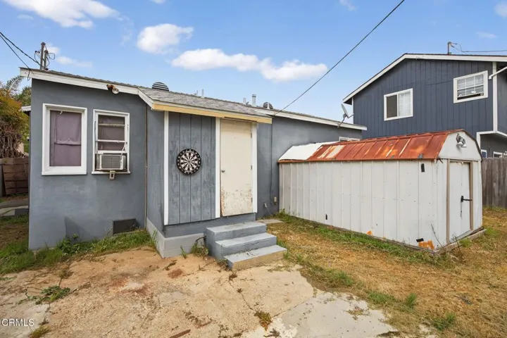 33-web-or-mls-UpmarketMedia-108Bar-098