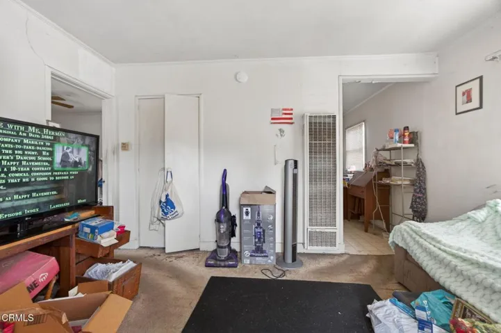 7-web-or-mls-UpmarketMedia-108Bar-016