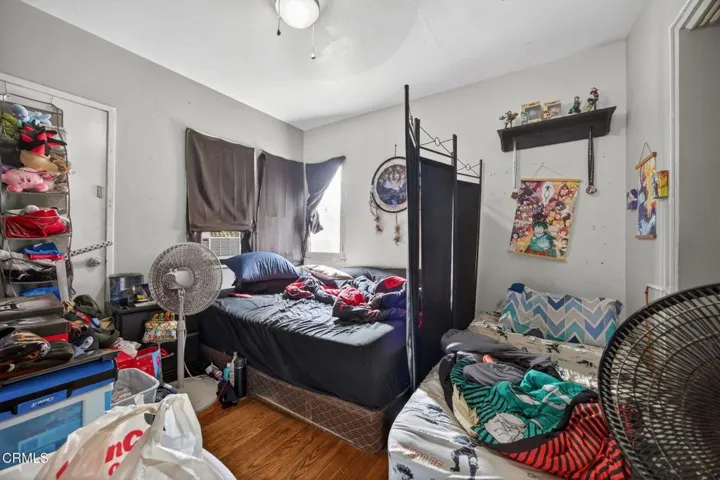 20-web-or-mls-UpmarketMedia-108Bar-047