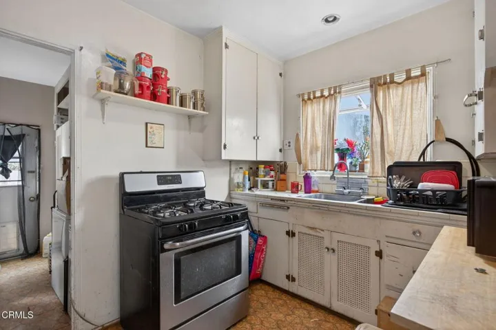 18-web-or-mls-UpmarketMedia-108Bar-052