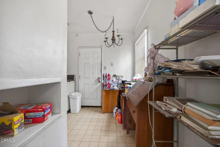 8-web-or-mls-UpmarketMedia-108Bar-019