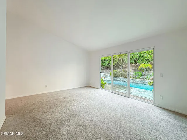 iPrimary Bedroom Suite3