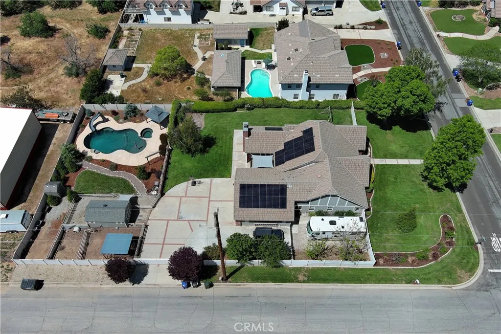 This home already has so much to offer, but there's room for more, too! If you can dream it, you can probably do it here!