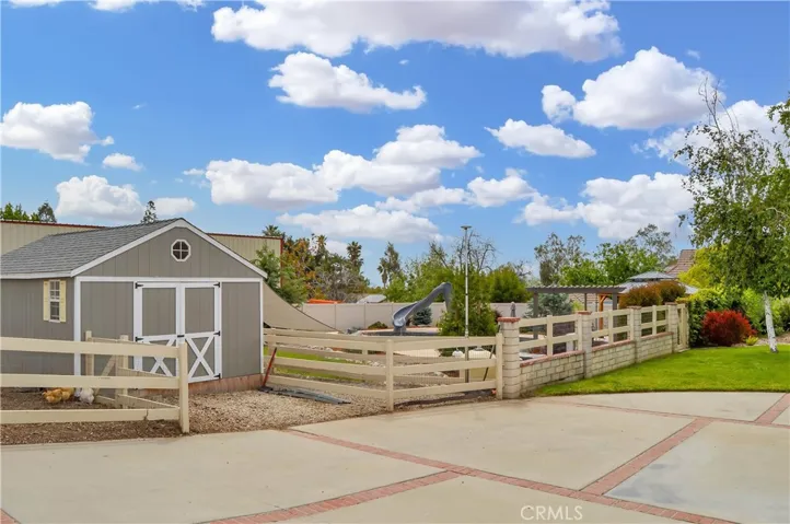 Ranch-style fencing adds to the country feeling of this area which offers a chicken run, dog run, storage shed with heated areas to keep the chickens and dog warm when needed. Chickens are included for those who want them. Fresh eggs? Yes, please!