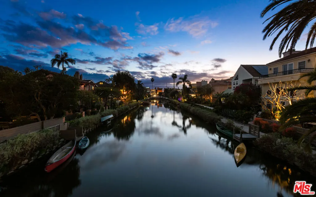 Canal Canal