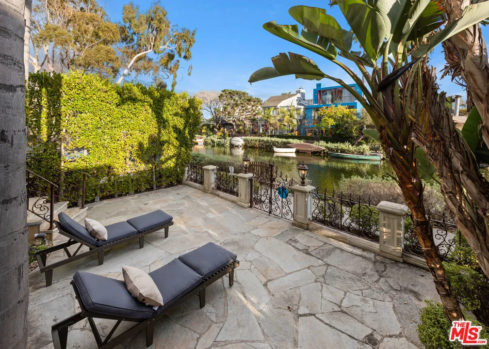 Front Yard | Canal View Front Yard | Canal View