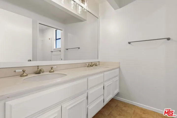 Bathroom Upstairs