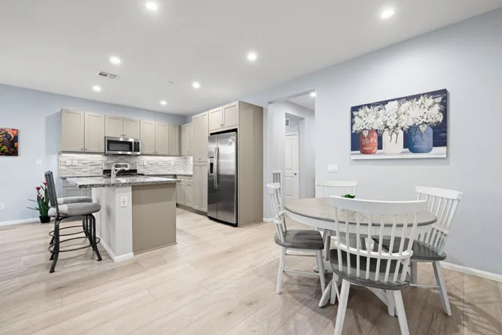 Kitchen / dining
