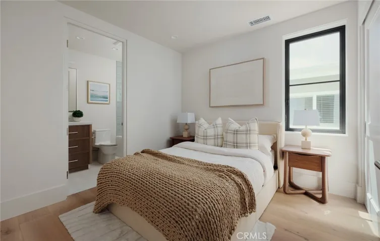 1123 E Balboa, Newport Beach, California 92661