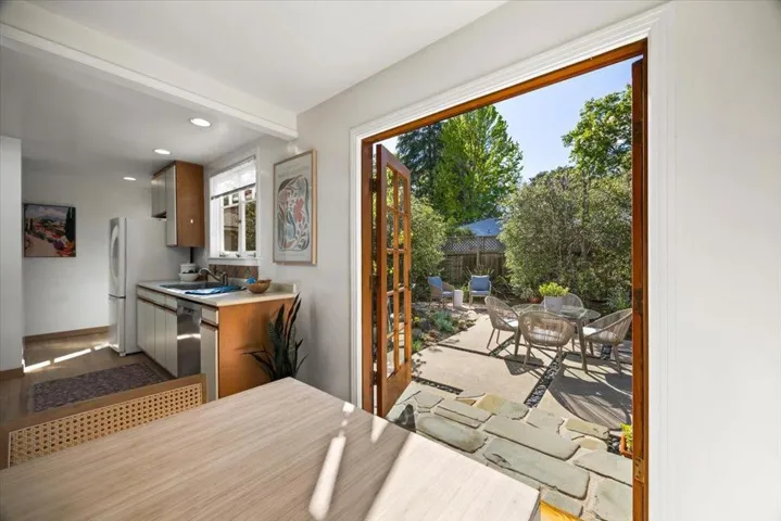 217 Mckendry Drive, Menlo Park, California 94025
