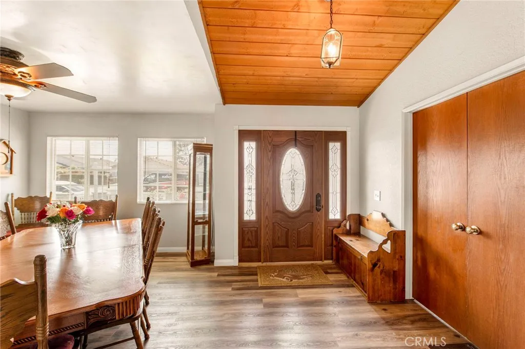 Entry way