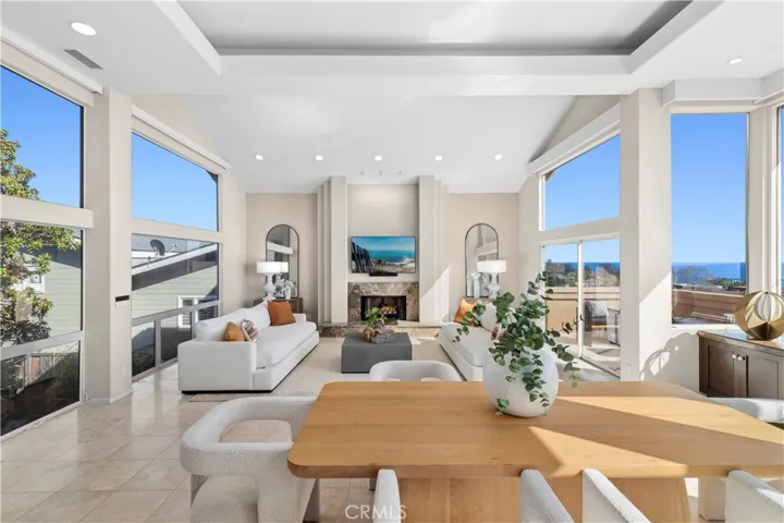 10 N. Stonington Road, Laguna Beach, California 92651