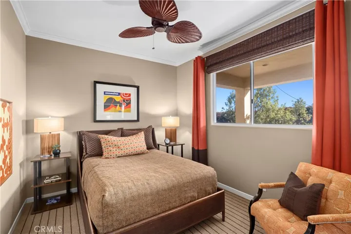 10 N. Stonington Road, Laguna Beach, California 92651