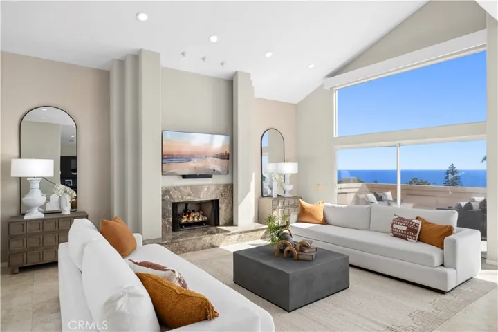 10 N. Stonington Road, Laguna Beach, California 92651