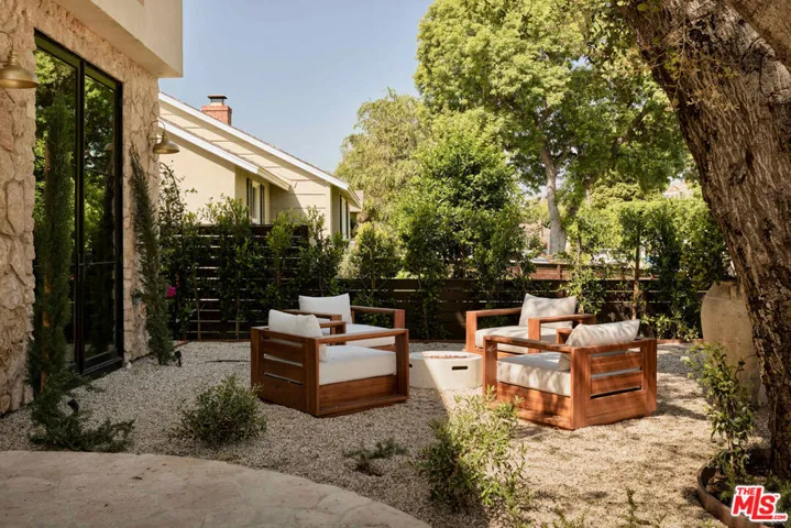14000 Otsego Street, Sherman Oaks, California 91423