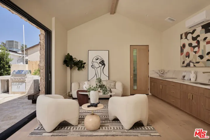 14000 Otsego Street, Sherman Oaks, California 91423