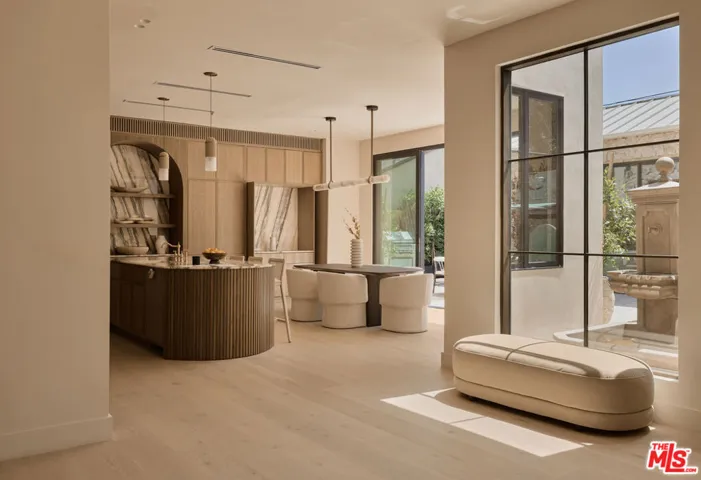14000 Otsego Street, Sherman Oaks, California 91423