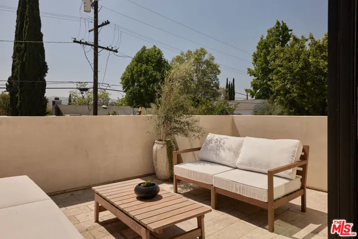 14000 Otsego Street, Sherman Oaks, California 91423