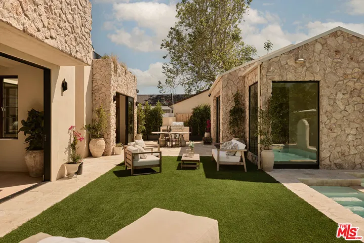 14000 Otsego Street, Sherman Oaks, California 91423