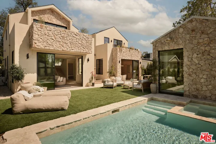14000 Otsego Street, Sherman Oaks, California 91423