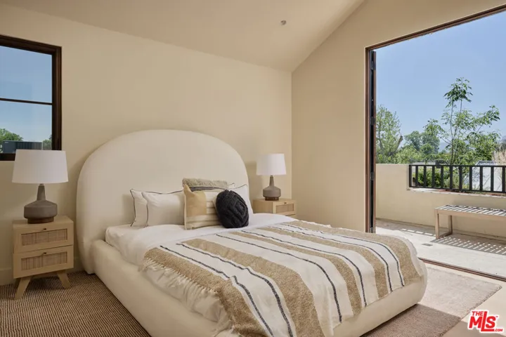 14000 Otsego Street, Sherman Oaks, California 91423