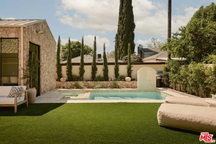 14000 Otsego Street, Sherman Oaks, California 91423