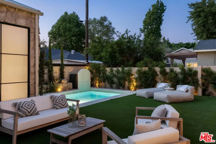 14000 Otsego Street, Sherman Oaks, California 91423