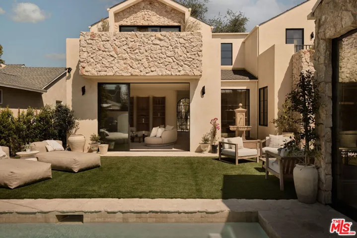 14000 Otsego Street, Sherman Oaks, California 91423