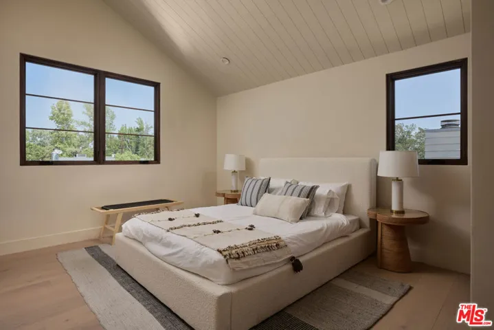 14000 Otsego Street, Sherman Oaks, California 91423