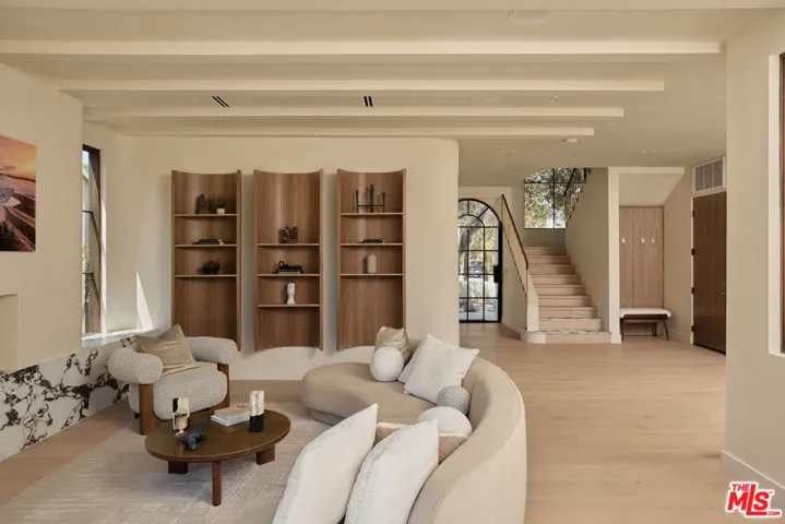 14000 Otsego Street, Sherman Oaks, California 91423