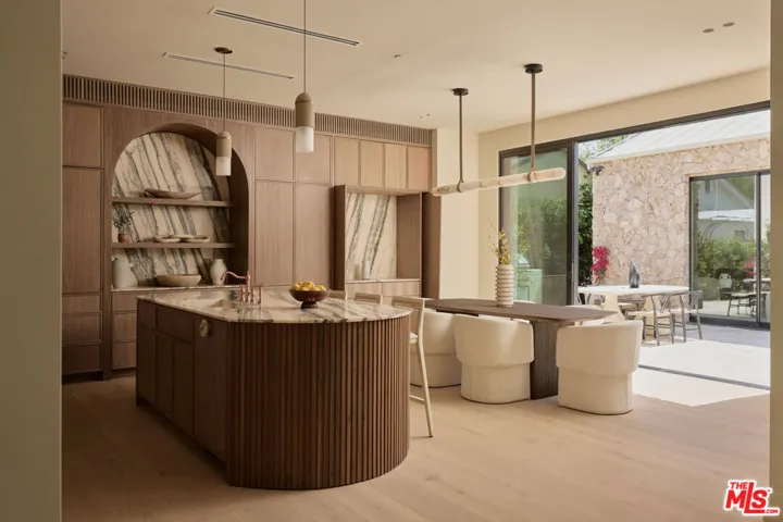 14000 Otsego Street, Sherman Oaks, California 91423
