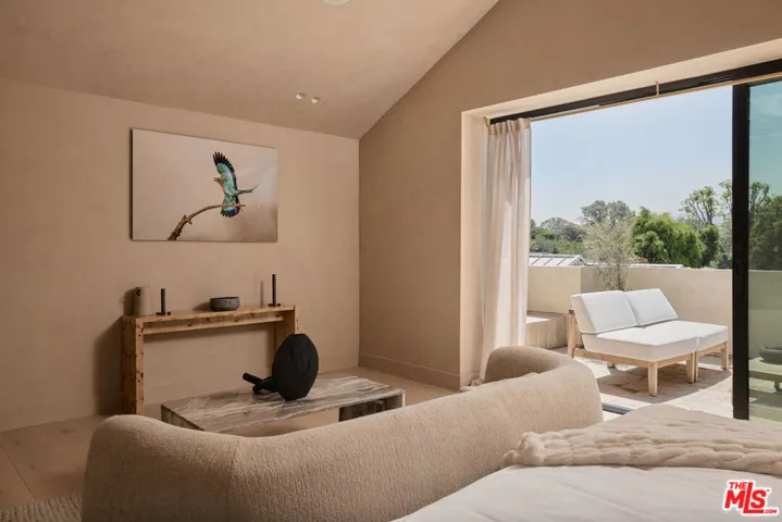 14000 Otsego Street, Sherman Oaks, California 91423