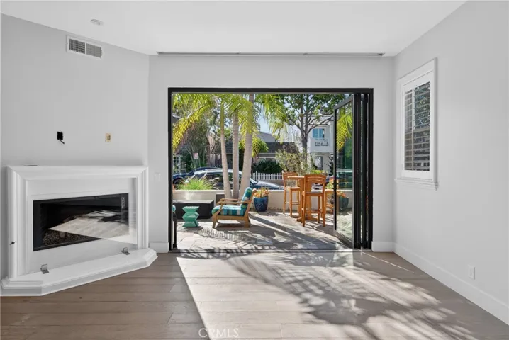 517 Fernleaf, Corona Del Mar, California 92625