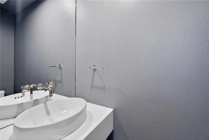 517 Fernleaf, Corona Del Mar, California 92625