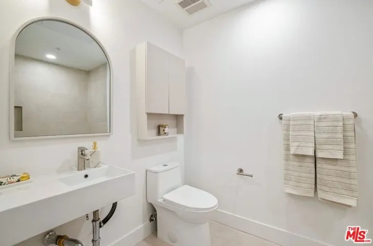 1221 Myra Avenue 423, Los Angeles, California 90029